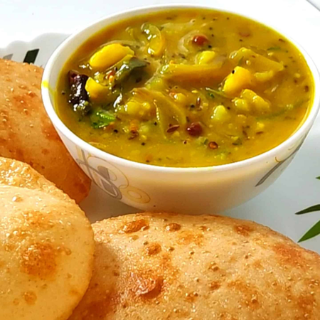 puri sabzi (4 PCS)
